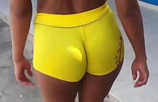 XXX 他是一个富有，富有，被宠坏的孩子，其资产吸烟。 香椿色情