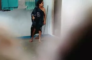 XXX 现实的国王。 性色情 超级辣妈想要一个年轻的糖果。