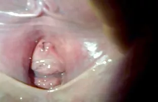 XXX 许多男人，一个女人，他们的嘴里充满了精子。 色情聊天