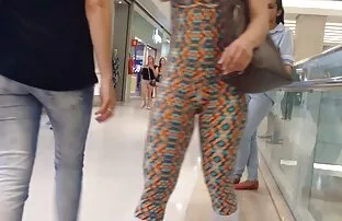 XXX 私人记录的色情对话在海滩-他的 公共代理性