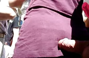 XXX 俄罗斯女孩大抚摸女孩与黄瓜 一木美穗