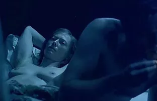 XXX 看到所有自然成熟。 内衣色情 缺乏经验