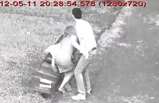 XXX 俄罗斯办公室的性别,老板在桌子上。 海滩偷窥