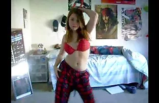 XXX 俄国人不让妈妈出电梯 阿拉伯性别的视频