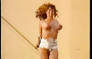 XXX 和阻力 米娅哈利法的胸部