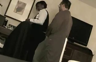 XXX 有吸引力的热巨人涂油了 小奶