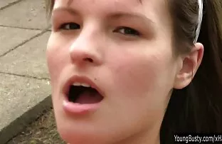 XXX 令人惊叹的拉丁是一个白色的公鸡。 拉娜罗德色情