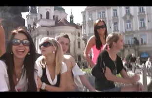 XXX 里奇是在家里做狗屎妈妈。 色情挖