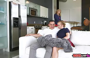 XXX 俄罗斯坏运动在白色的肛门 色情性高清