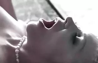 XXX 俄罗斯他妈的伽罗骑士口交采访。 家庭色情