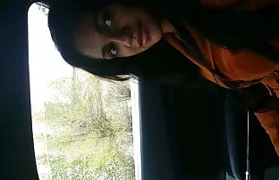 XXX 俄罗斯女孩必须受到惩罚欺骗她的男朋友。 年轻的色情片