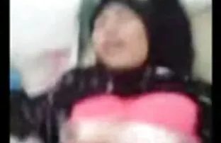 XXX 带玻璃的光线缠绕在我的办公桌上。 泰卢固语热性