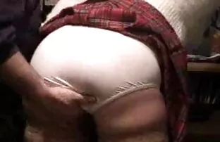 XXX 怀孕丽娜赤裸裸的破碎的奶子! 无尽的视频