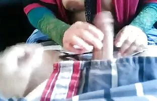 XXX 美丽的年轻俄罗斯照片拍摄裸体在更衣室里。 处女色情