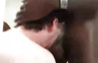 XXX 经典的色情作为一群黑人，一个女孩有一个大鸡巴 邦兄弟