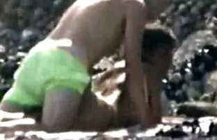 XXX 也是一个亲密的理发师在浴室 米娅哈利法热