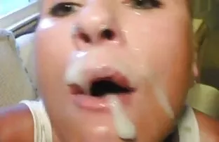 XXX 萨拉杰在这祝你好运，一个伟大的口交，奶的工作。 最好的同性恋色情片