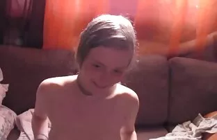 XXX Radkas梦想尼龙 德西性感的视频高清