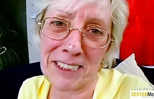 XXX 女强奸犯在公园里 熟女肛交